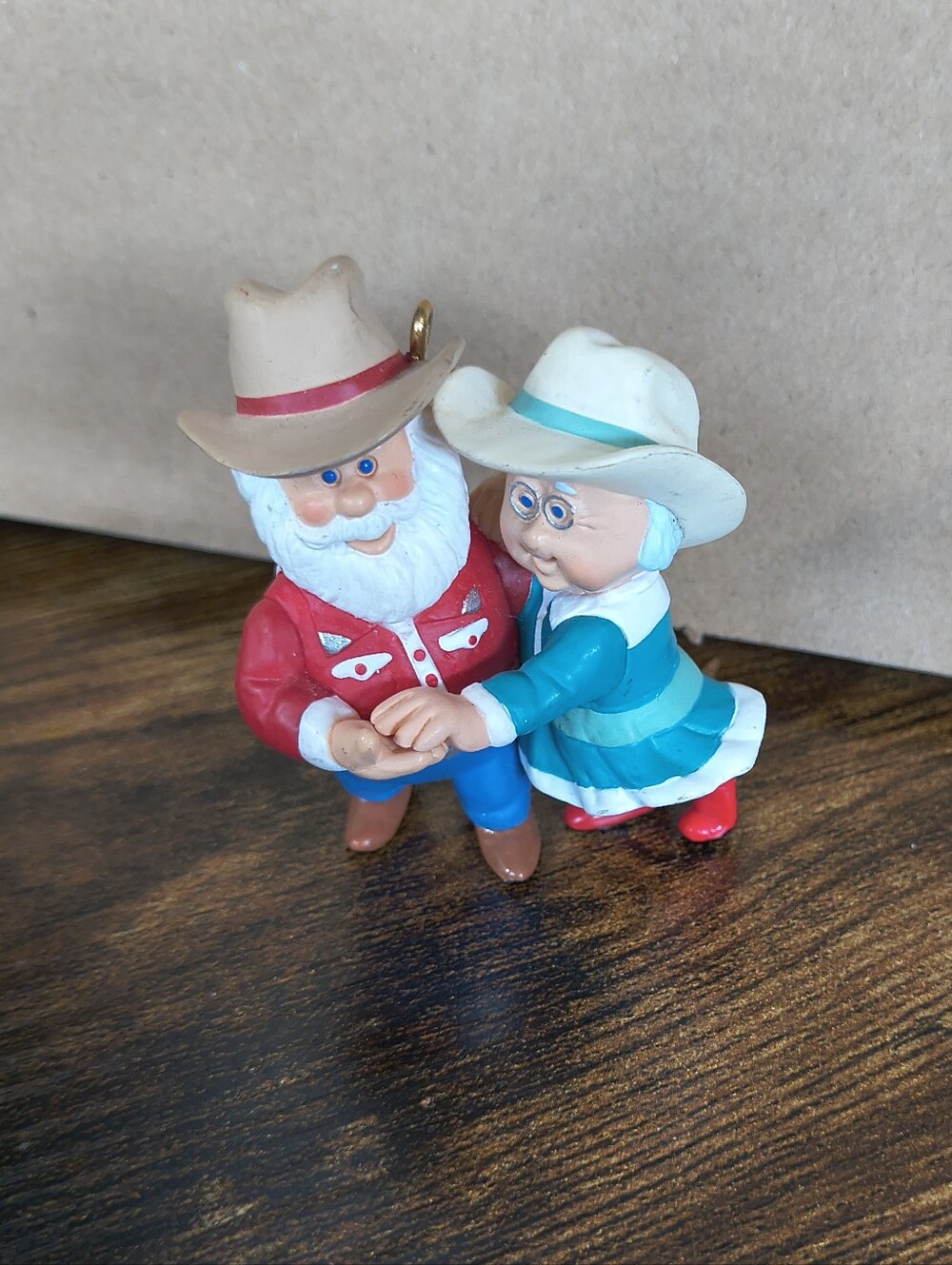 1999 Hallmark Ornament "The Clauses on Vacation #3 Dancing" Country Christmas